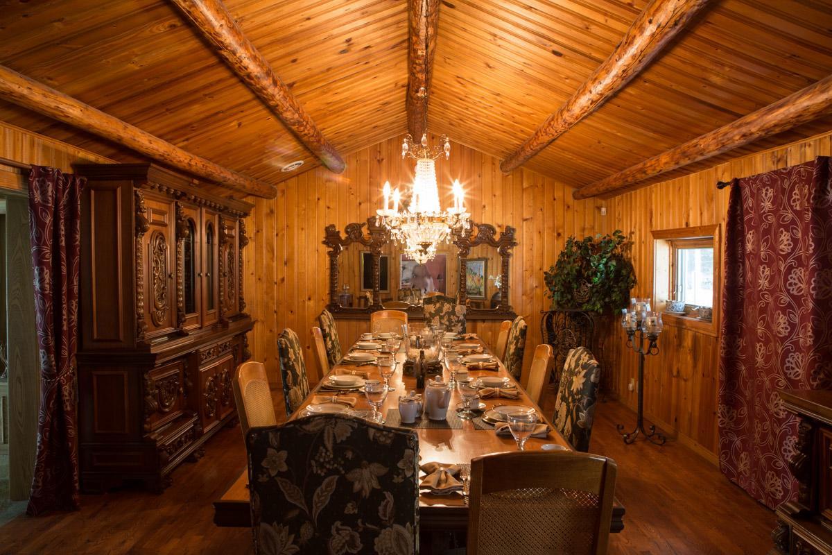 Sleepy Creek Country Manor Bed & Breakfast Bragg Creek Exterior photo