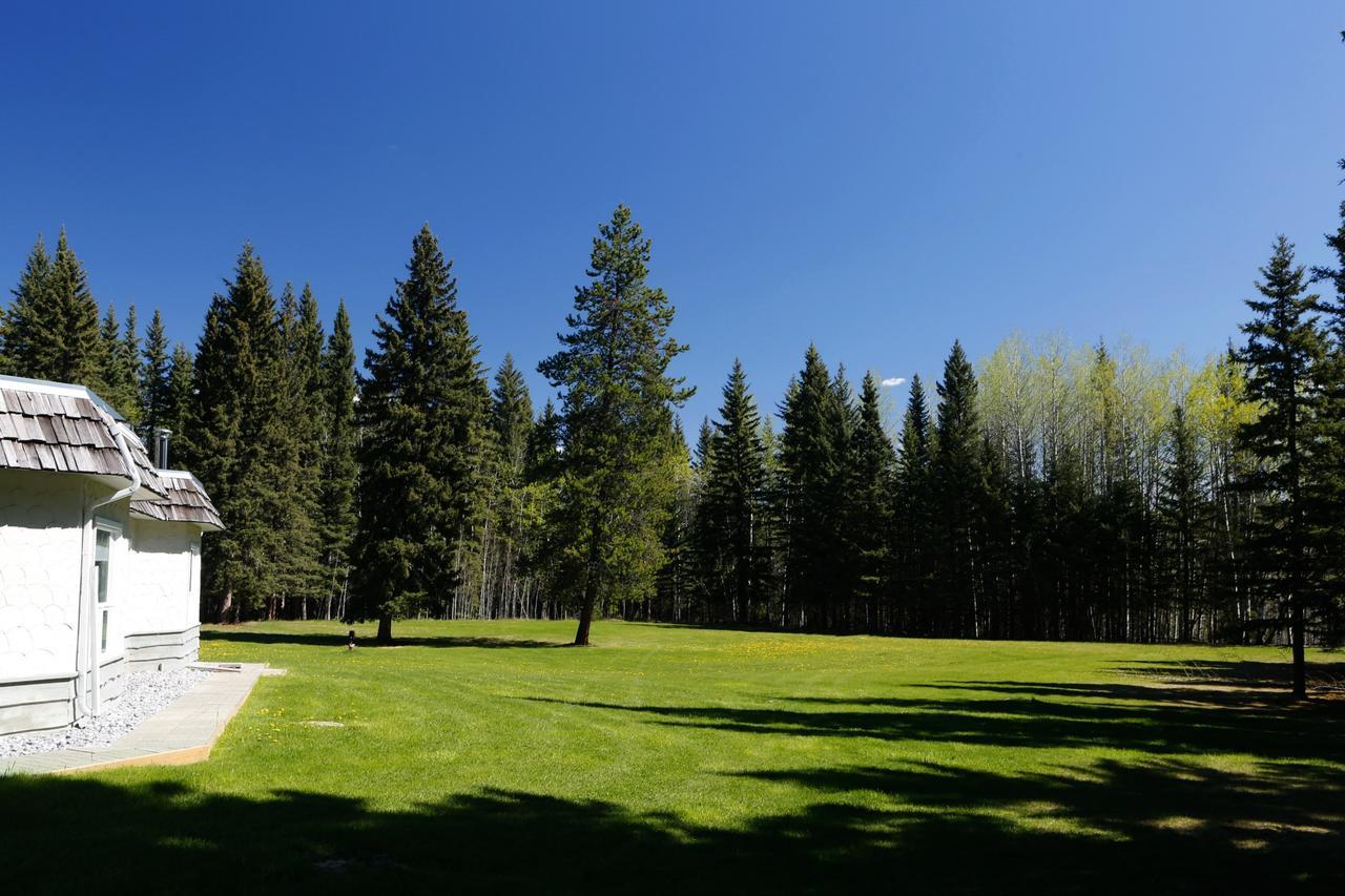 Sleepy Creek Country Manor Bed & Breakfast Bragg Creek Exterior photo